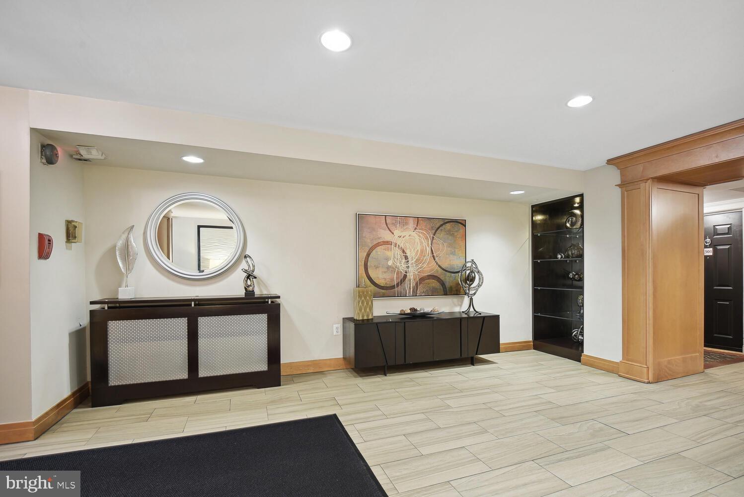 3900 Tunlaw Road Northwest, Unit 406 Washington, DC 20007 - Photo 3 of 23