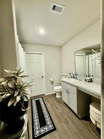 $2,200 | 9921 Spring Creek Road, Cleveland, TX 77327