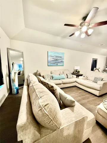 $2,200 | 9921 Spring Creek Road, Cleveland, TX 77327