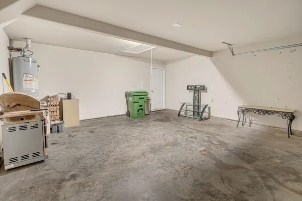 $2,000 | 9921 Spring Creek Road, Cleveland, TX 77327