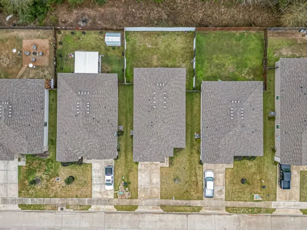 $2,000 | 9921 Spring Creek Road, Cleveland, TX 77327