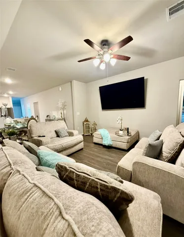 $2,200 | 9921 Spring Creek Road, Cleveland, TX 77327