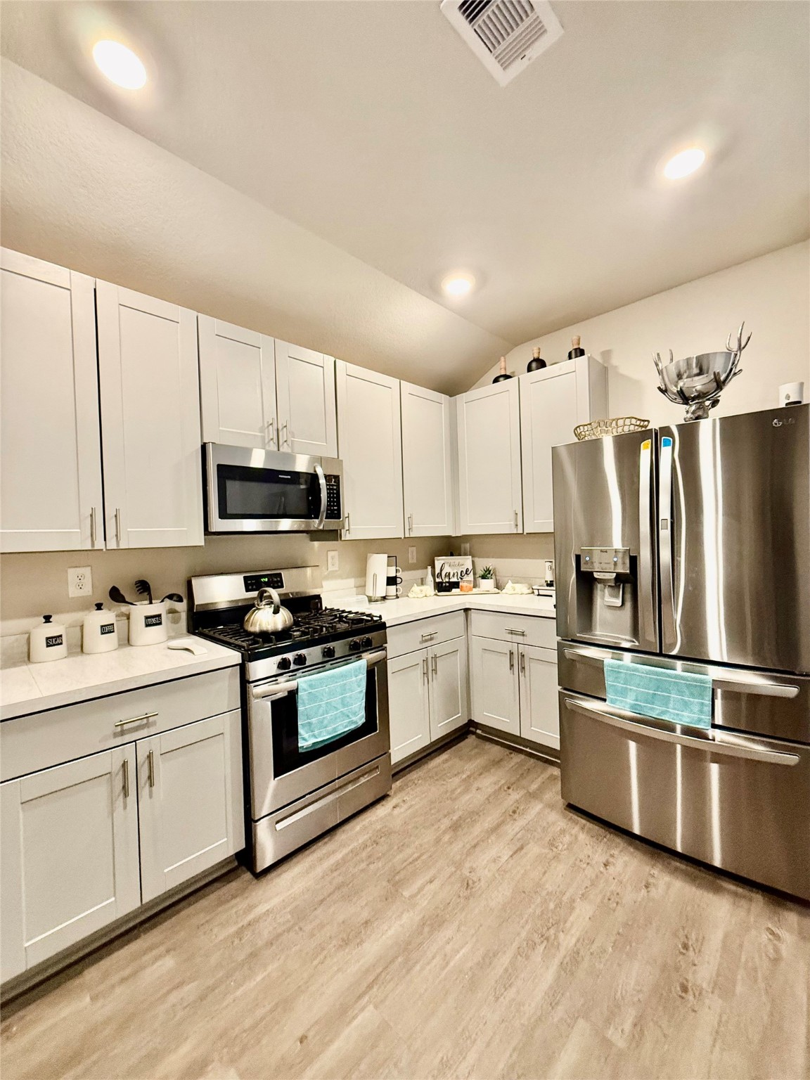 9921 Spring Creek Road Cleveland, TX 77327 - Photo 4 of 11