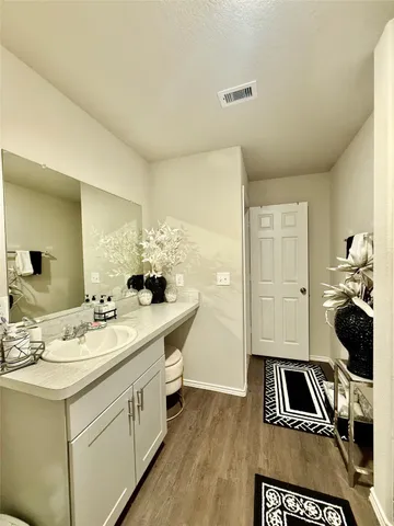 $2,200 | 9921 Spring Creek Road, Cleveland, TX 77327