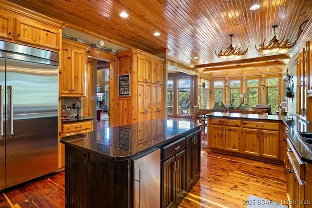 $2,840,000 | 626 Grand Cove Road, Sunrise Beach, MO 65079