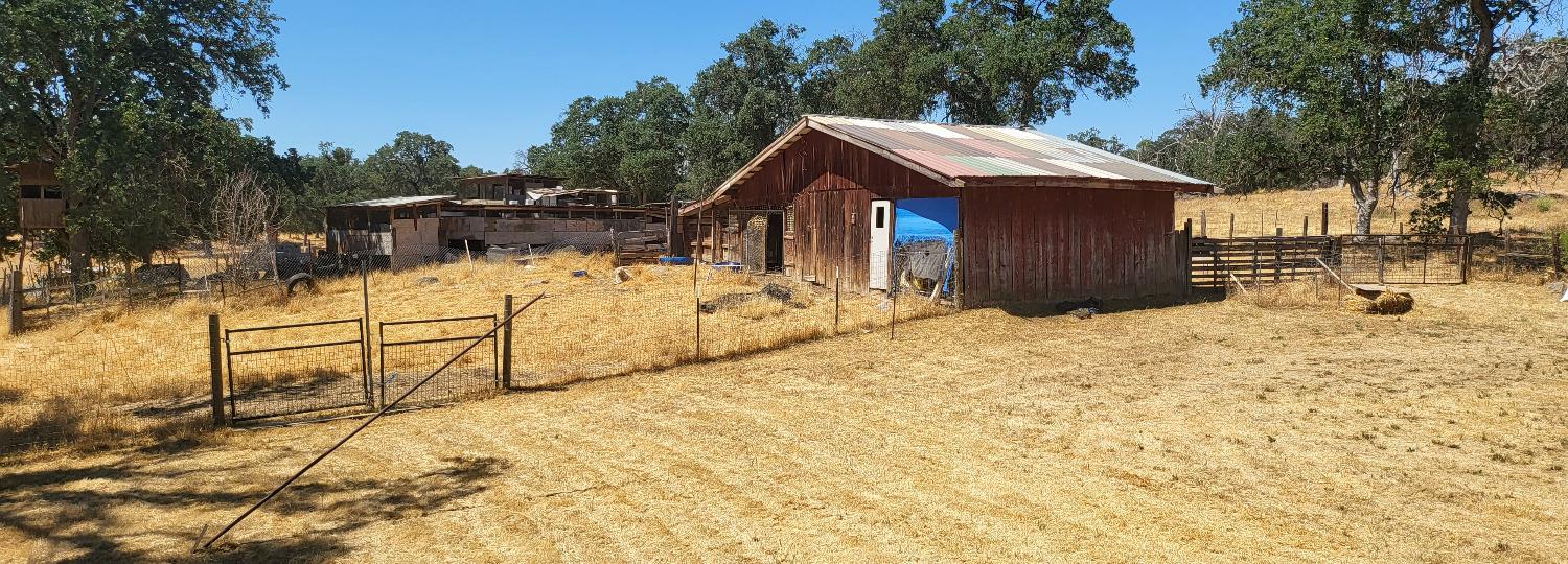 30530 George Smith Road Squaw Valley, CA 93675 - Photo 21 of 23 a view of a house with snow on the road