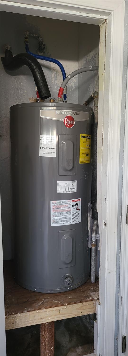 30530 George Smith Road Squaw Valley, CA 93675 - Photo 23 of 23 a view of water heater room