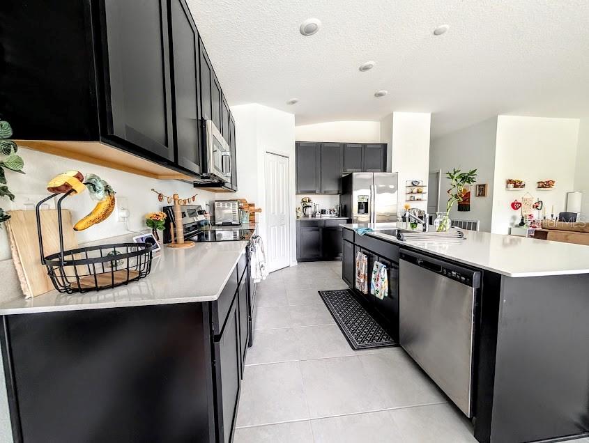 2860 Big Sur Road Davenport, FL 33837 - Photo 4 of 18