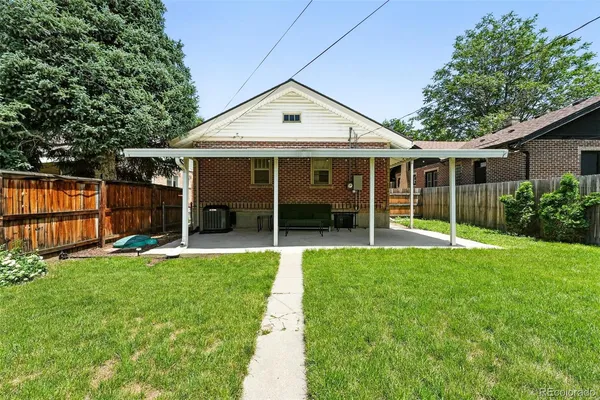 $689,000 | 2549 Holly Street, Denver, CO 80207