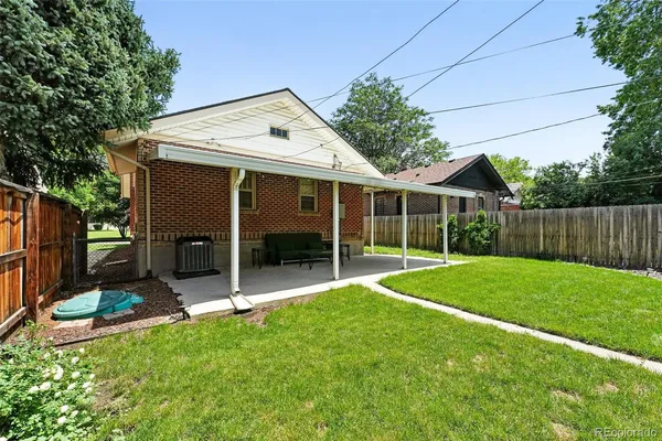 $689,000 | 2549 Holly Street, Denver, CO 80207