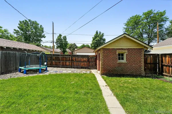 $689,000 | 2549 Holly Street, Denver, CO 80207