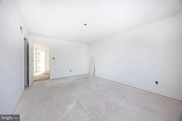 a view of utility room