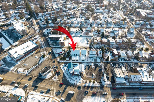 $1,100,000 | 453 East Franklin Street, Unit TWIN B, Media, PA 19063