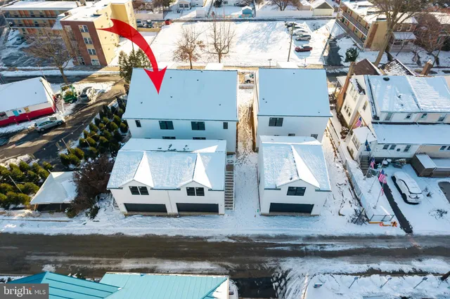 $1,100,000 | 453 East Franklin Street, Unit TWIN B, Media, PA 19063