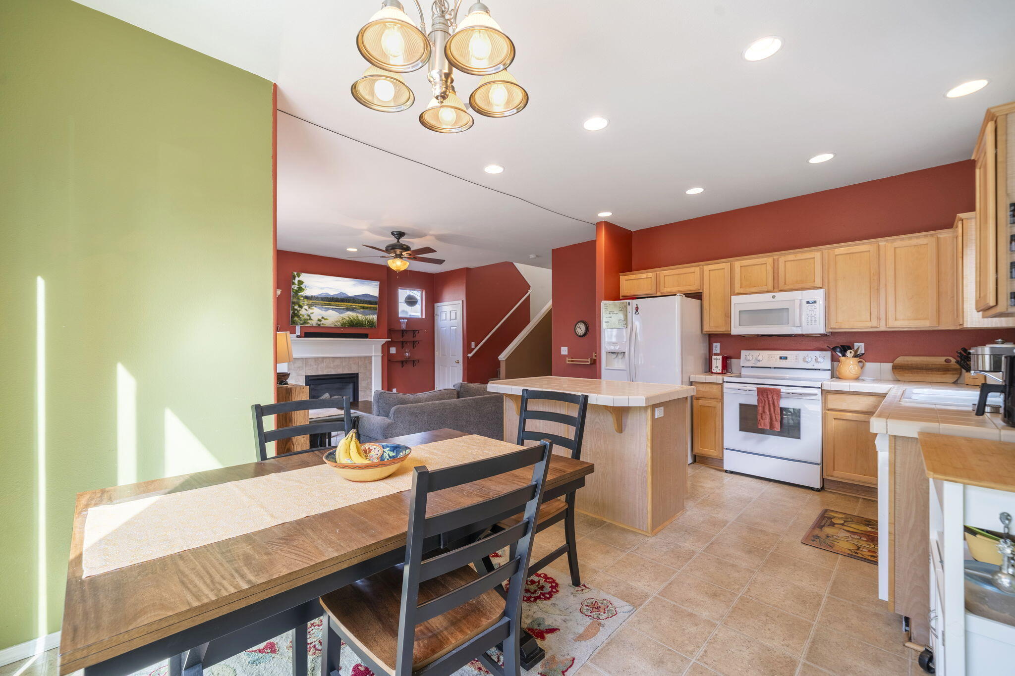 2891 Northeast Sedalia Loop Bend, OR 97701 - Photo 22 of 53 Eating Area