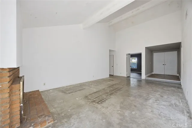 an empty room with an empty space