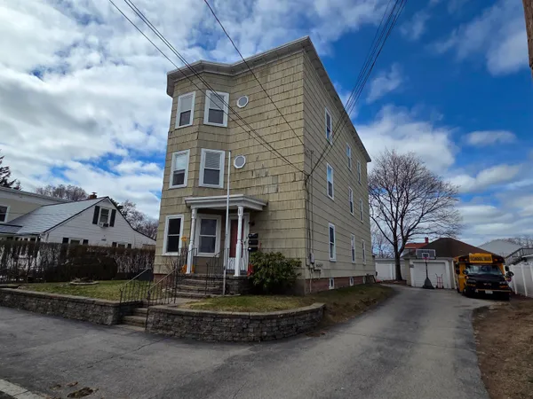 $740,000 | 11 Congress Street, Manchester, NH 03102
