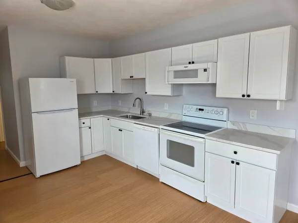 $740,000 | 11 Congress Street, Manchester, NH 03102