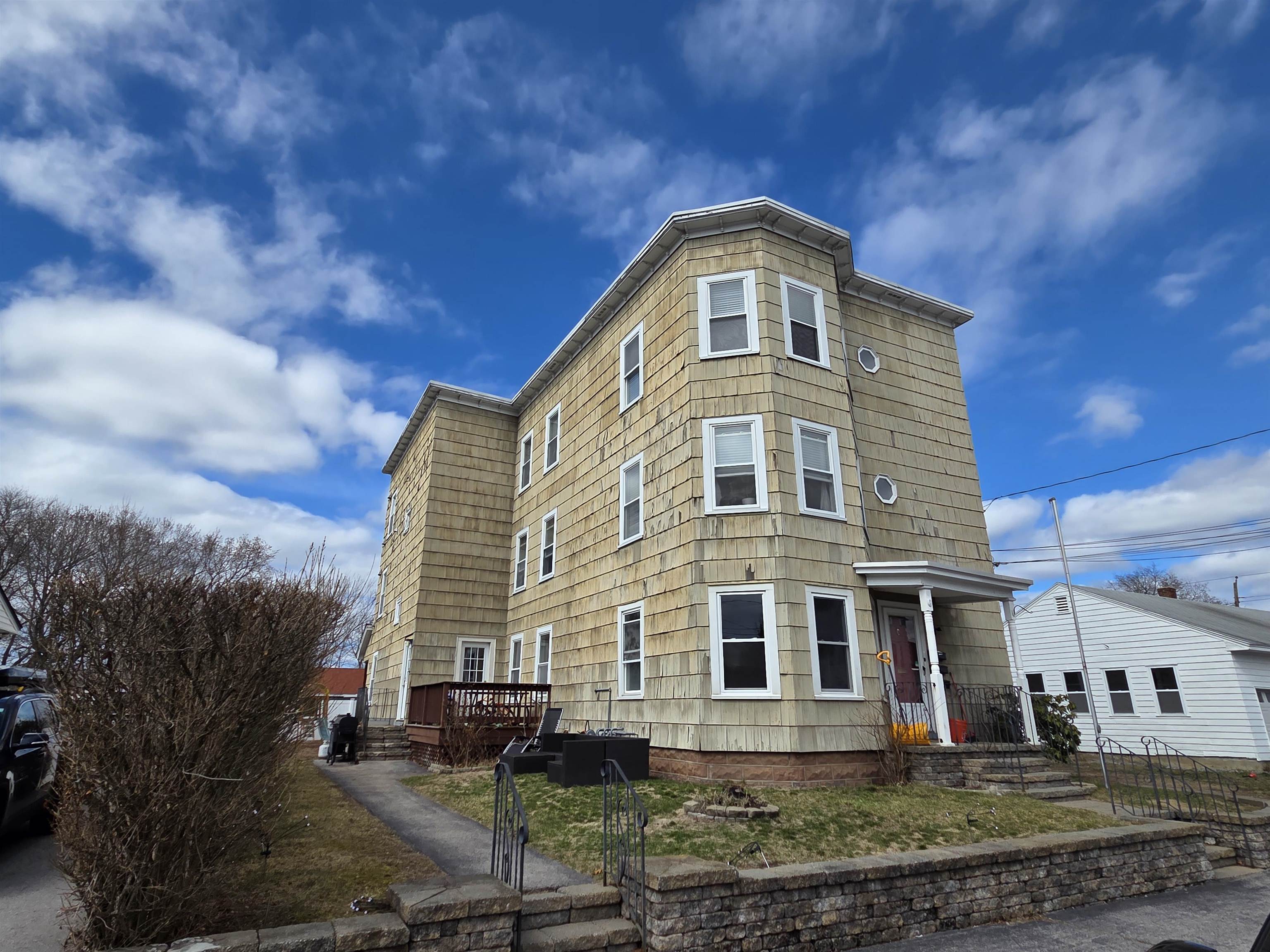 11 Congress Street Manchester, NH 03102 - Photo 2 of 23