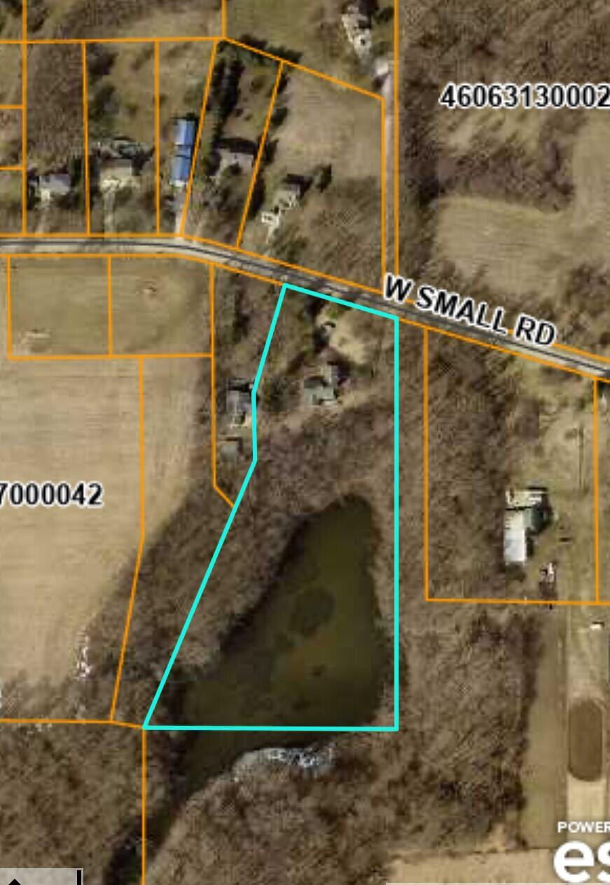 5718 West Small Road La Porte, IN 46350 - Photo 3 of 26 a picture of a bathroom