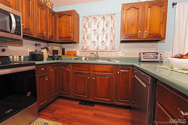 $364,900 | 200 Lisa Drive, Farmington, MO 63640