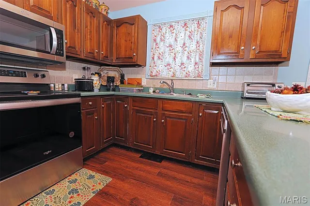 $364,900 | 200 Lisa Drive, Farmington, MO 63640