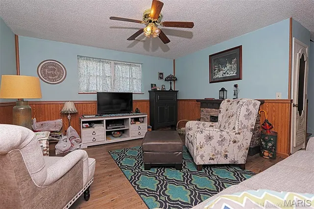 $364,900 | 200 Lisa Drive, Farmington, MO 63640