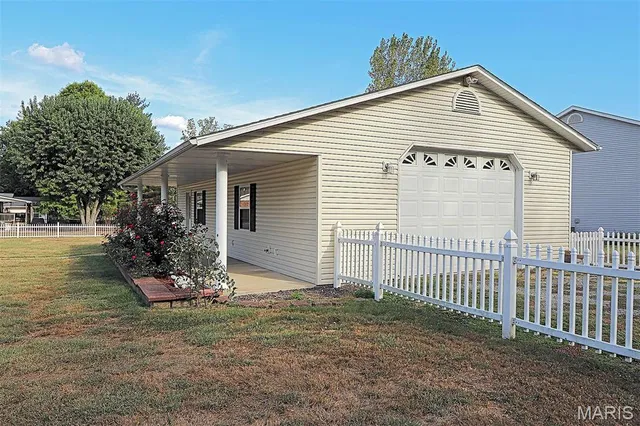 $364,900 | 200 Lisa Drive, Farmington, MO 63640