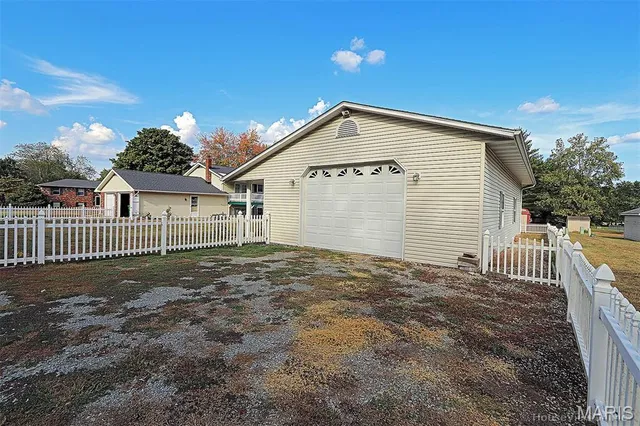 $364,900 | 200 Lisa Drive, Farmington, MO 63640