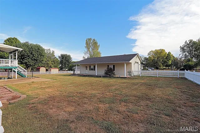 $364,900 | 200 Lisa Drive, Farmington, MO 63640