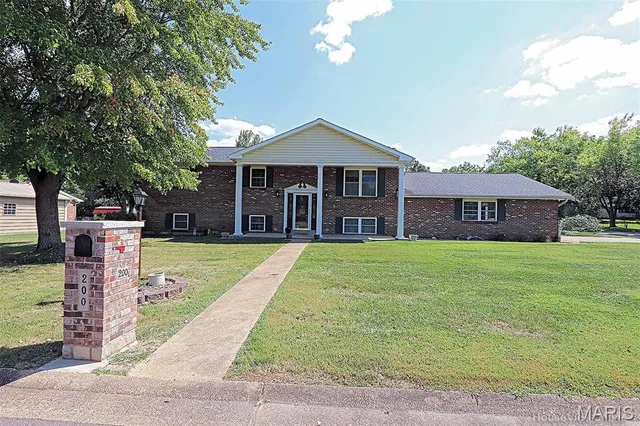 $364,900 | 200 Lisa Drive, Farmington, MO 63640