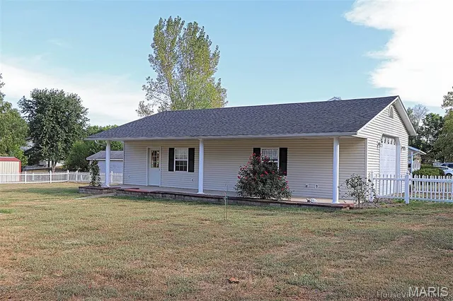 $364,900 | 200 Lisa Drive, Farmington, MO 63640