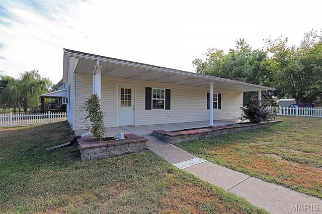 $364,900 | 200 Lisa Drive, Farmington, MO 63640