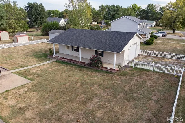 $364,900 | 200 Lisa Drive, Farmington, MO 63640