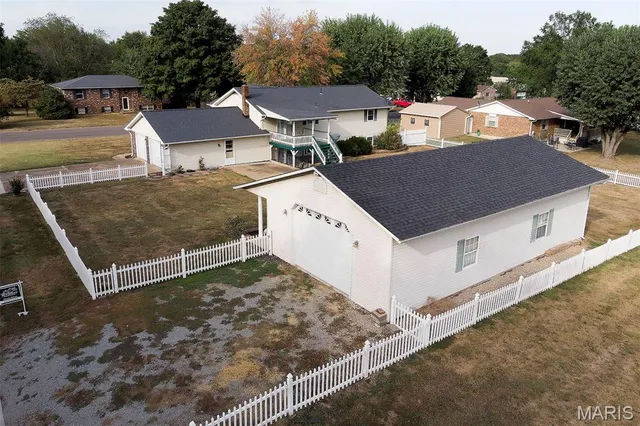 $364,900 | 200 Lisa Drive, Farmington, MO 63640