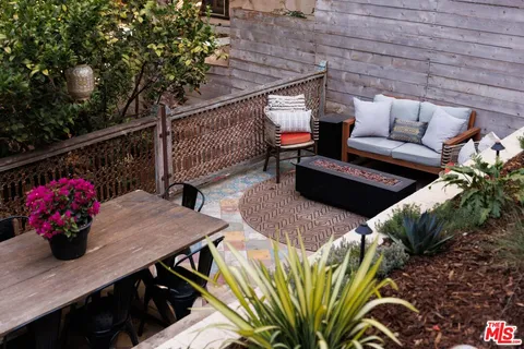 $1,395,000 | 3223 Larissa Drive, Los Angeles, CA 90026