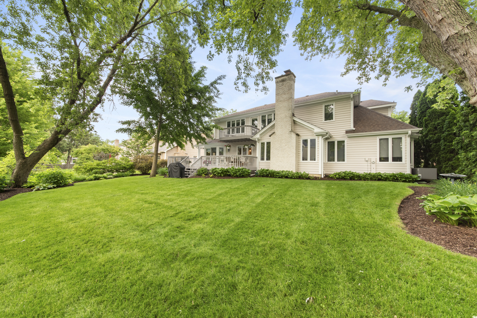 N440 Peter Road Winfield, IL 60190 - Photo 33 of 34 a front view of a house with garden