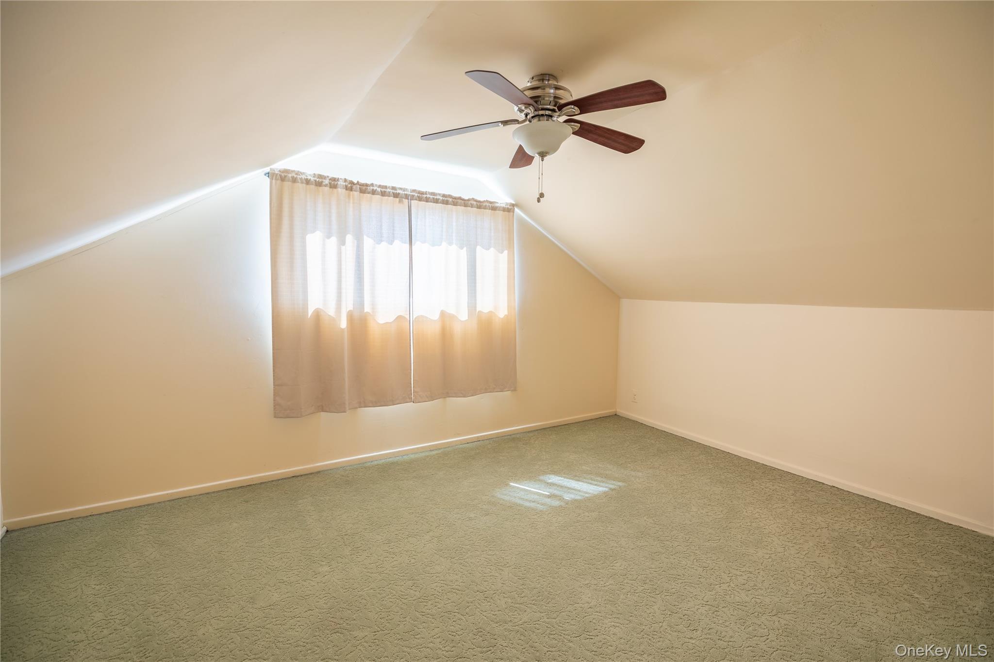 84 Rhoda Avenue North Babylon, NY 11703 - Photo 15 of 23