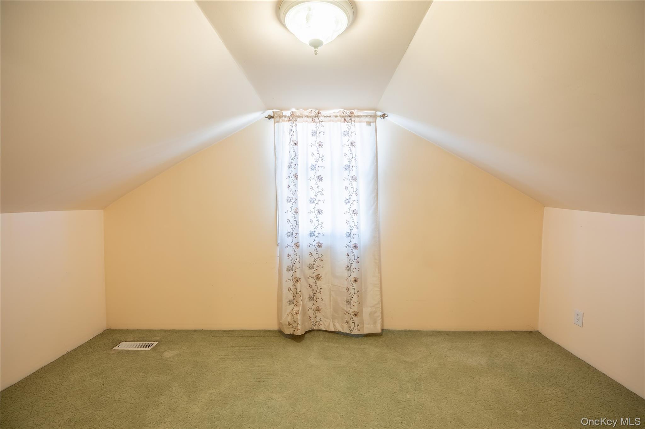 84 Rhoda Avenue North Babylon, NY 11703 - Photo 16 of 23