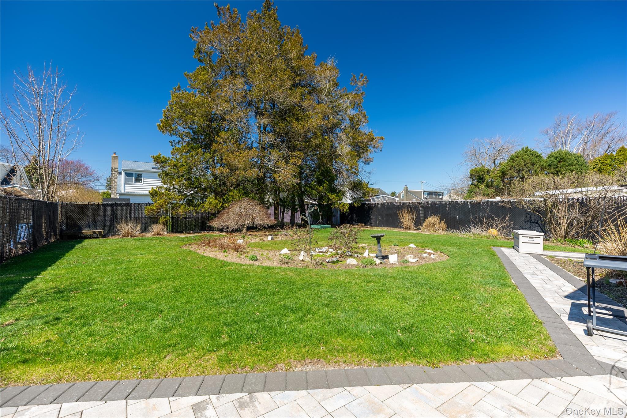 84 Rhoda Avenue North Babylon, NY 11703 - Photo 20 of 23