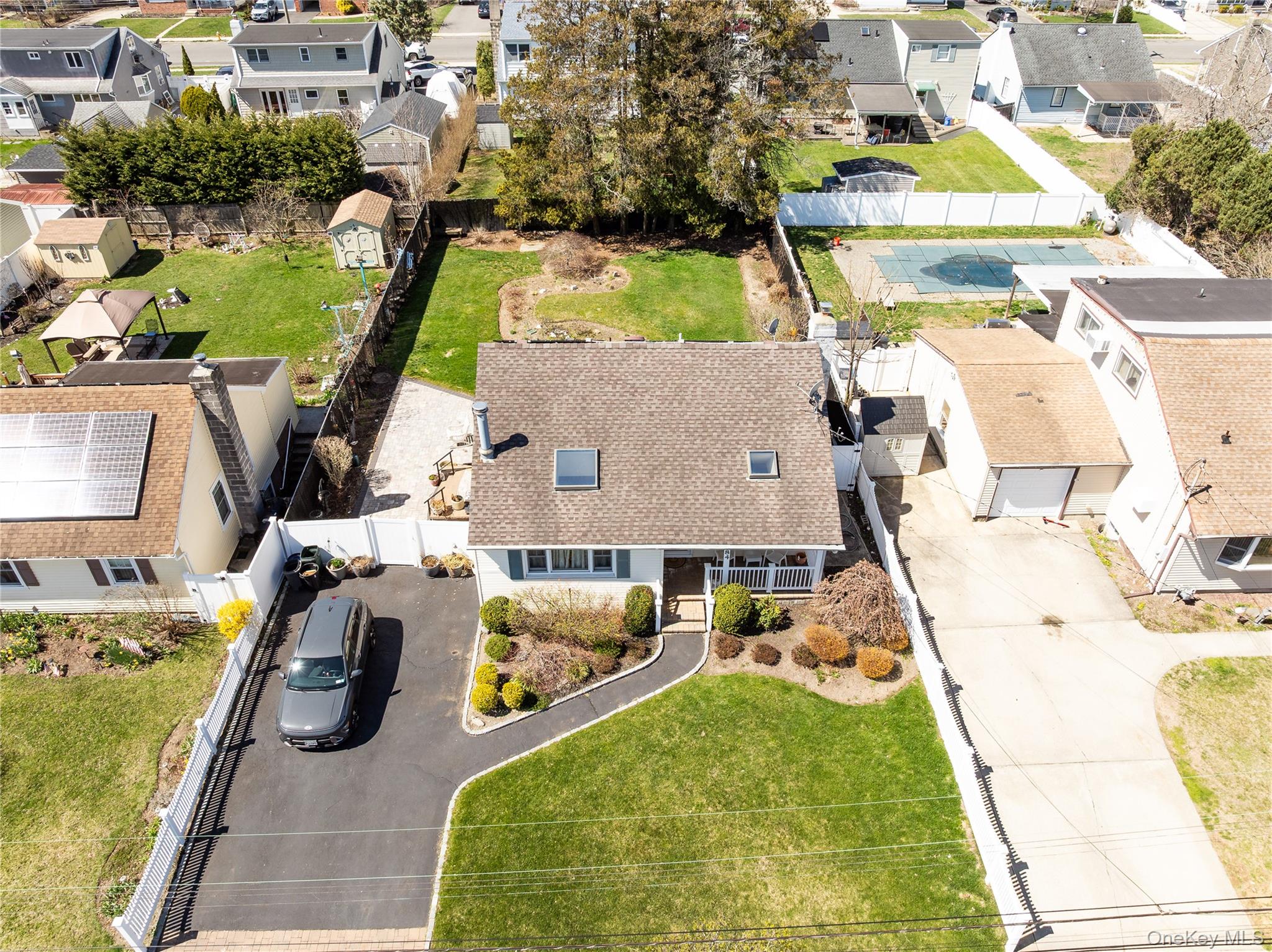 84 Rhoda Avenue North Babylon, NY 11703 - Photo 4 of 23