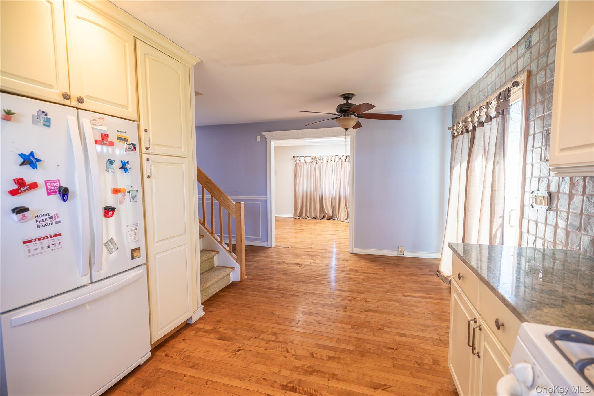 84 Rhoda Avenue North Babylon, NY 11703 - Photo 8 of 23