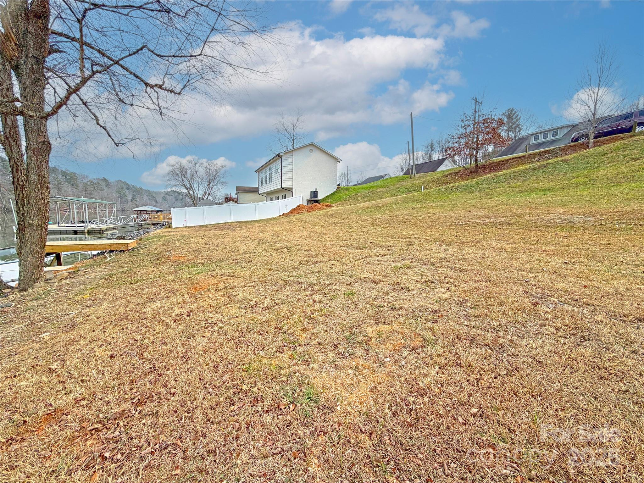 207 Catawba Avenue Hickory, NC 28601 - Photo 7 of 11 a view of a ocean view