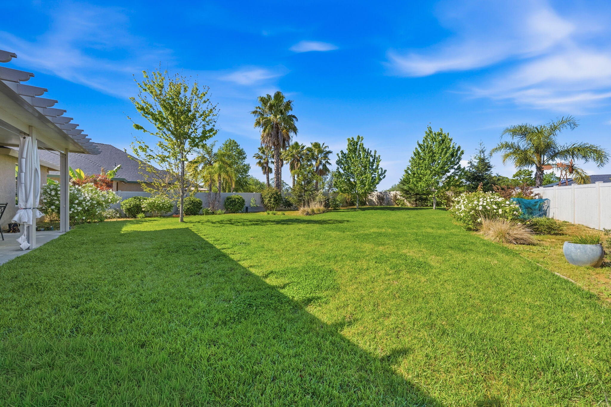 542 El Mango Drive Redding, CA 96003 - Photo 30 of 38 backyard