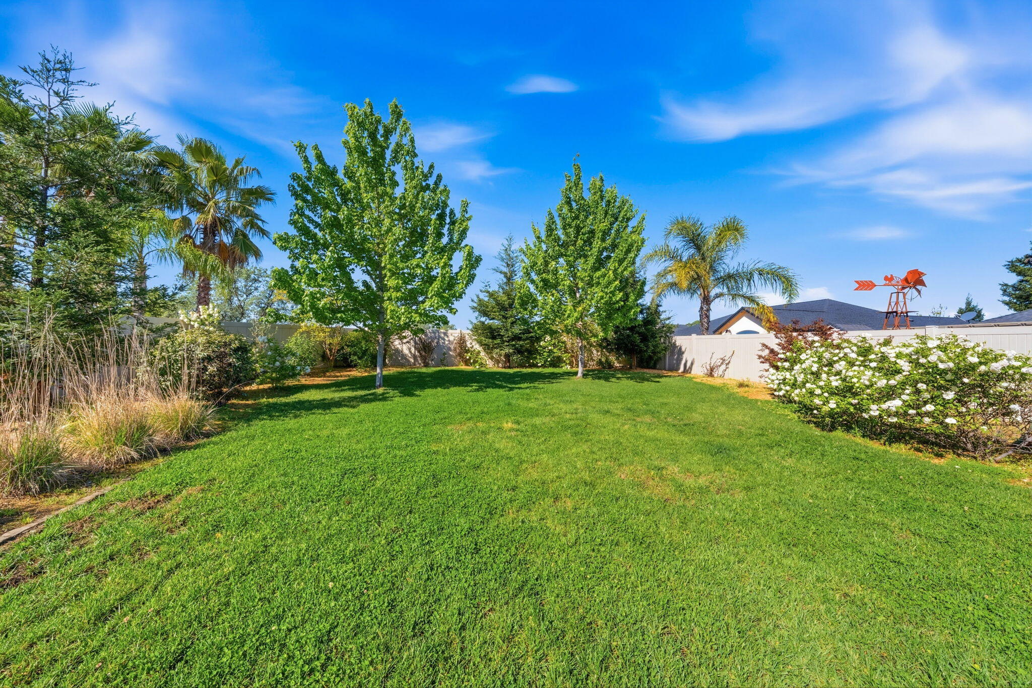 542 El Mango Drive Redding, CA 96003 - Photo 32 of 38 backyard