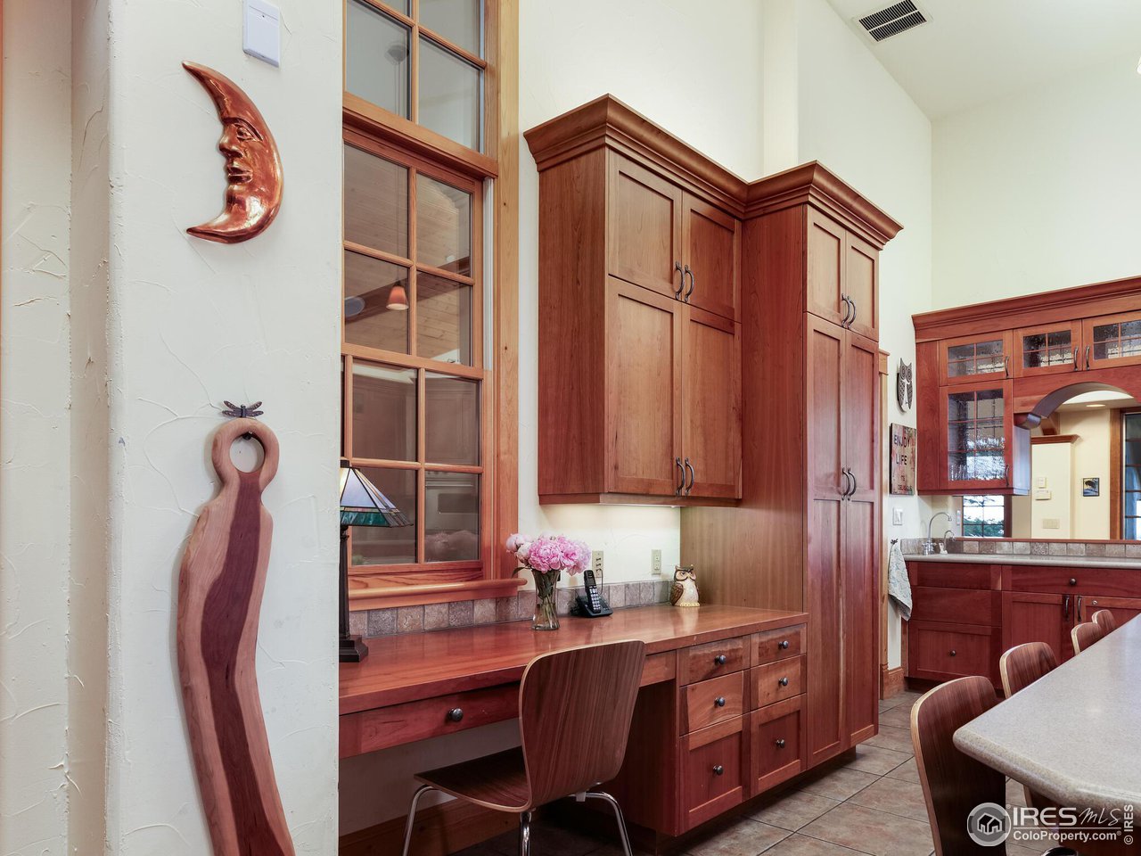 3015 3rd Street Boulder, CO 80304 - Photo 18 of 40 Built-In Desk