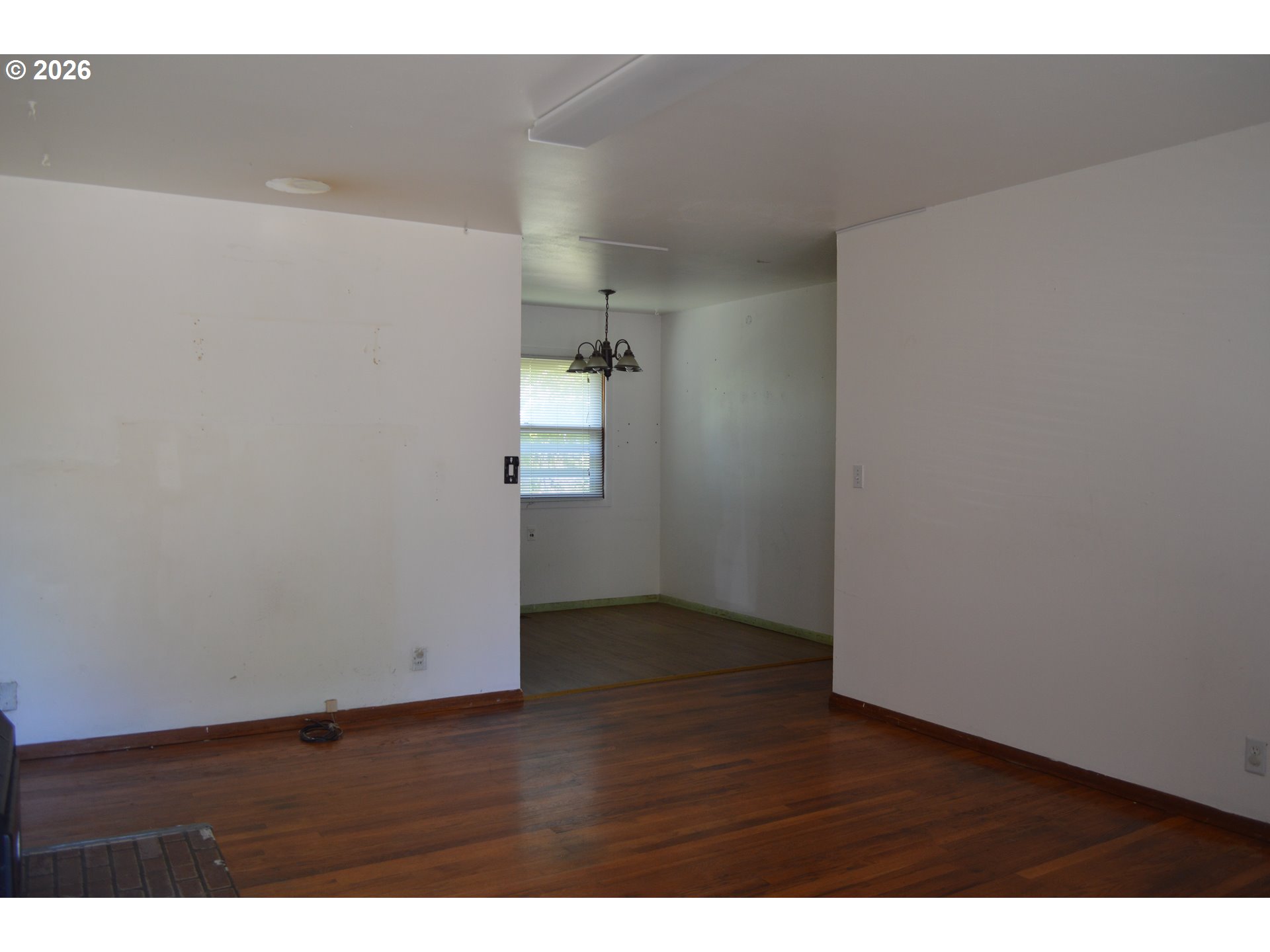 641 Southeast 148th Avenue Portland, OR 97233 - Photo 2 of 22