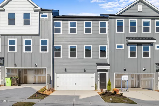 $2,375 | 2136 Grouse Ski Circle, Apex, NC 27523