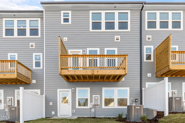 $2,375 | 2136 Grouse Ski Circle, Apex, NC 27523