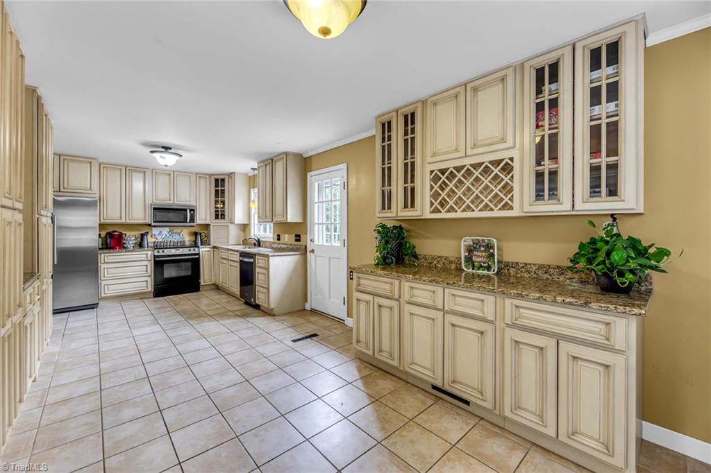 7018 Upland Road Clemmons, NC 27012 - Photo 11 of 41 Gallery Image 11